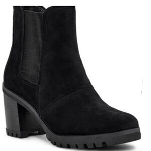UGG Chelsea Black Ankle Booties with Chunky Heel and Rugged Sole
